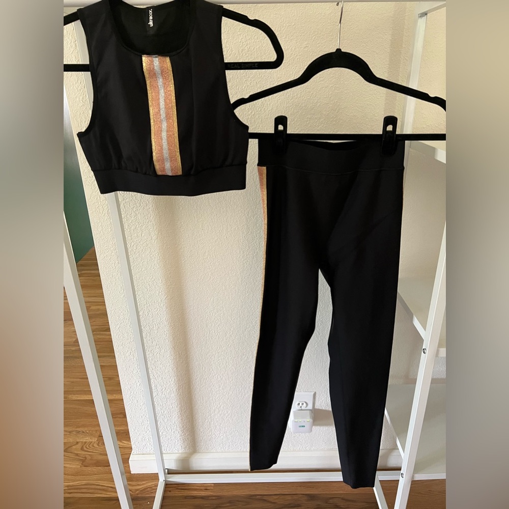 Ultracor Black & Gold Glitter Stripe Ultra High Leggings & Altair Bra/Crop Top.